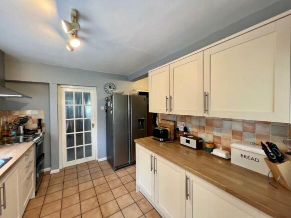 4 Kingsdown - Kitchen..jpg