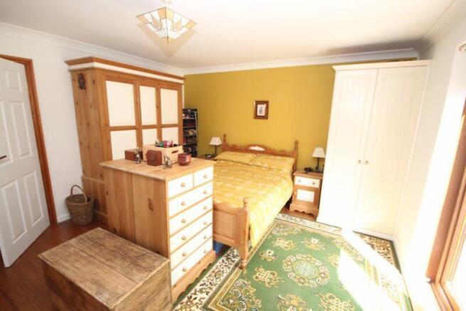 Bed 1 photo 1