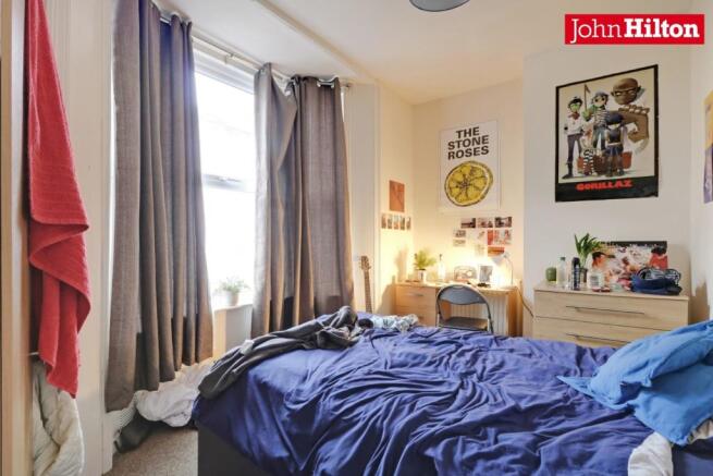 Bedroom 1.jpg