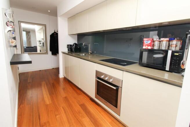 2 bed Apartment to rent Image 6