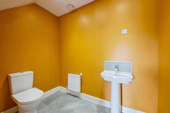 4 bed Detached for sale Image 7