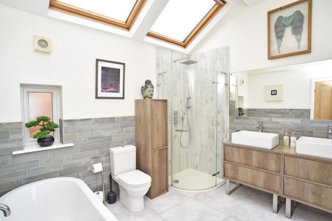 3 bed Semi-Detached for sale Image 10
