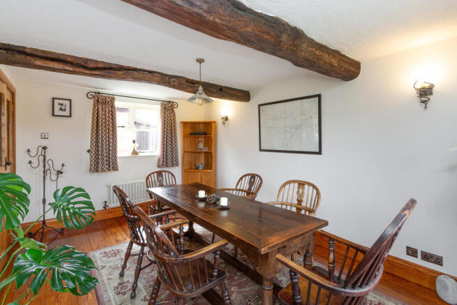 Dining Room/Bed 4