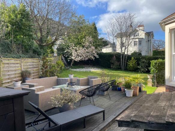 Private secluded garden, tick