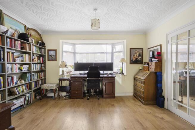 3 bed Semi-Detached for sale Image 4