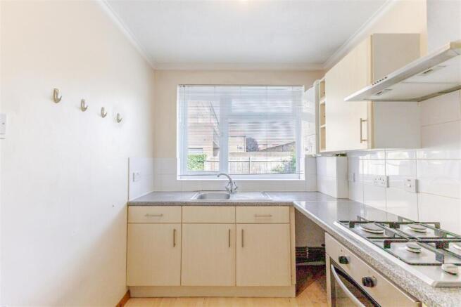 Kitchen 2.jpg