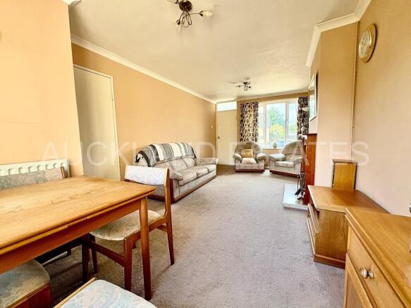 IMG_5598-17564550...