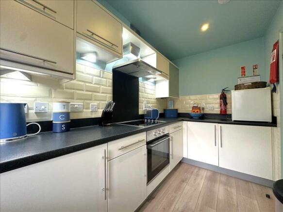2 bed House for sale Image 5