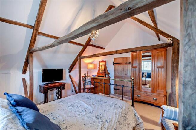 5 bed Detached for sale Image 10