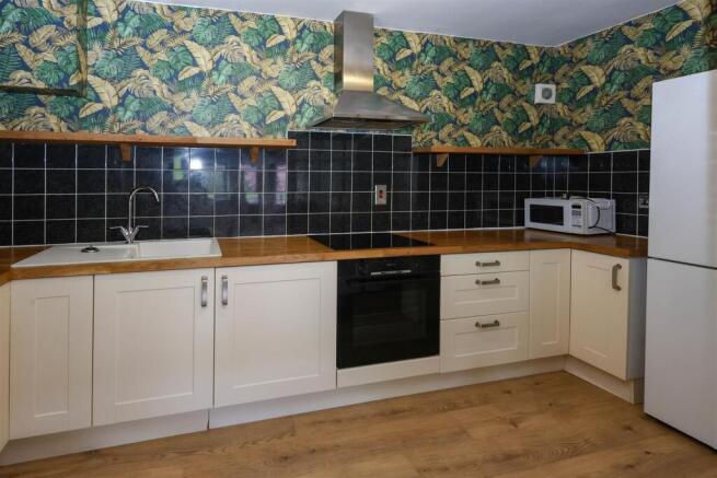 2 bed Terraced for sale Image 6