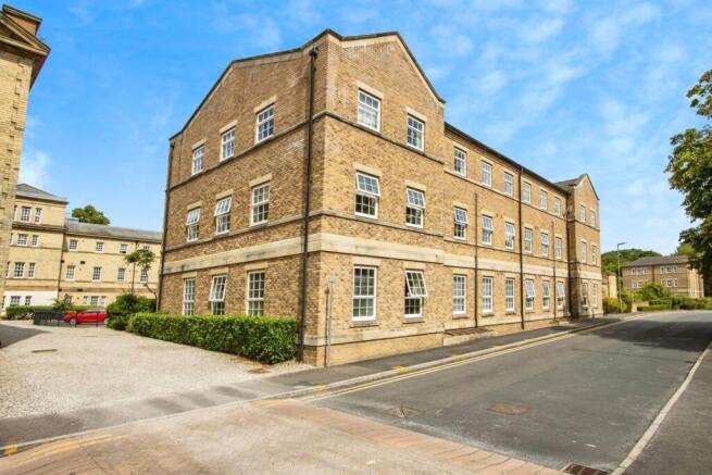 2 bed Flat for sale Image 4