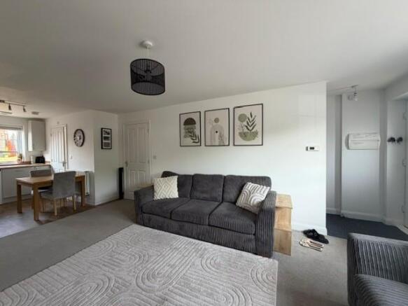 Lounge 3.jpg