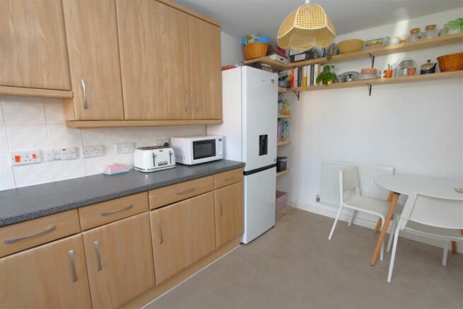 Kitchen 2.JPG