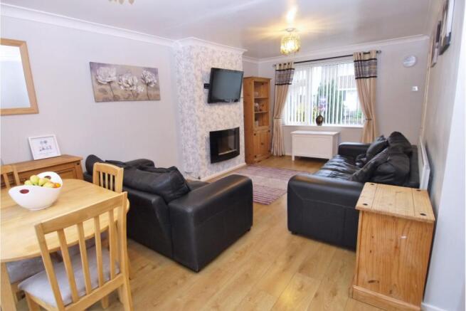 Lounge/Dining Room