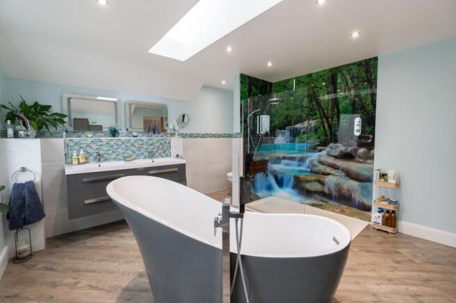 En-suite to Principal Bedroom