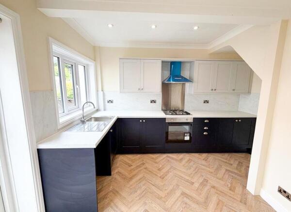 2 bed Semi-Detached for sale Image 7