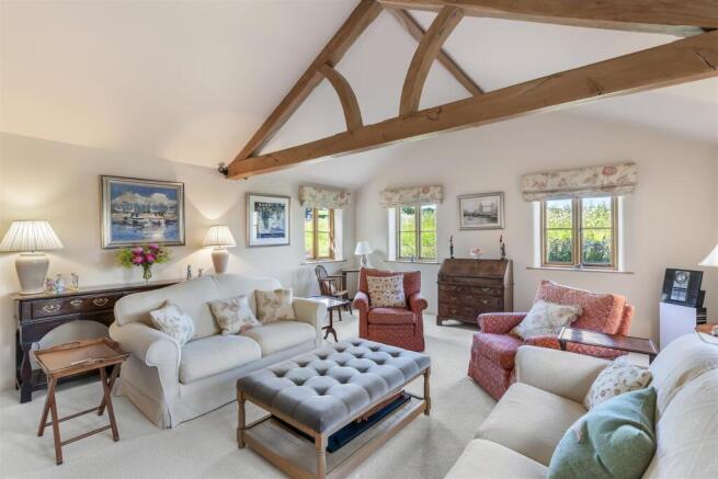 4 bed House for sale Image 4