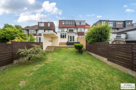Fosse Way, Ealing