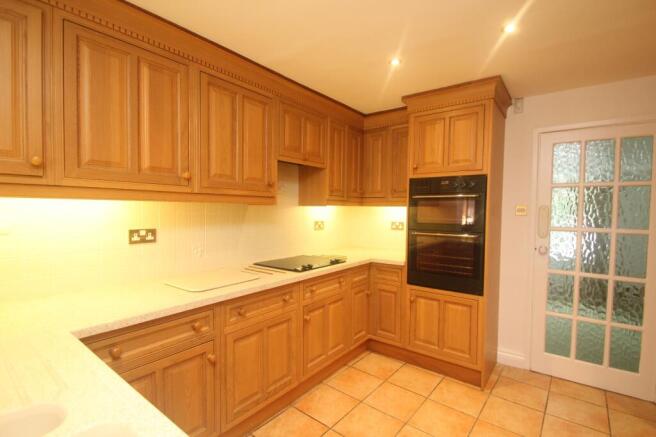 3 bed House to rent Image 4