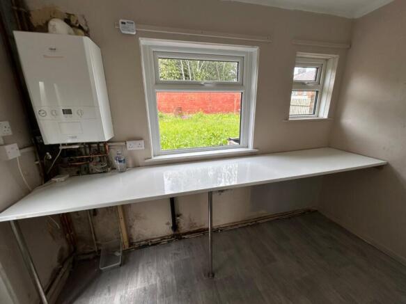 3 bed Semi-Detached to rent Image 6