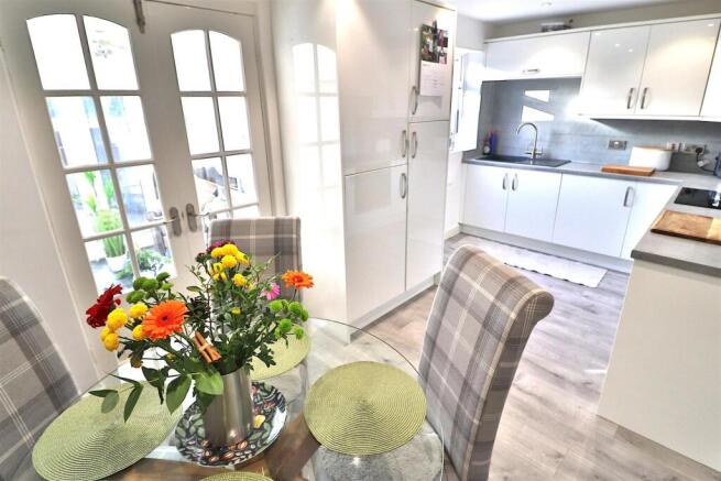 OPEN PLAN DINING KITCHEN