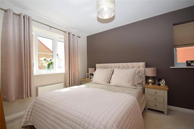 4 bed Detached for sale Image 11