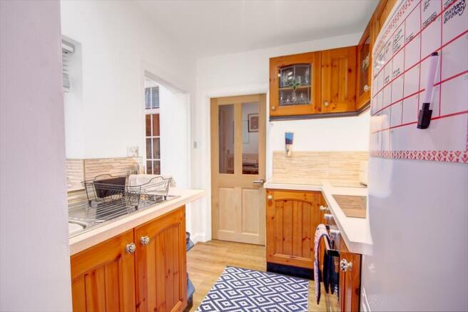 Kitchen 2.jpg