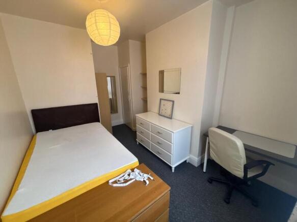 7 bed Terraced to rent Image 3