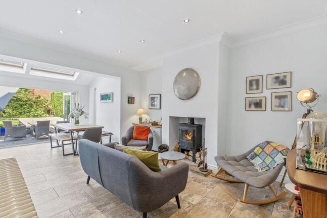 5 bed Semi-Detached for sale Image 4