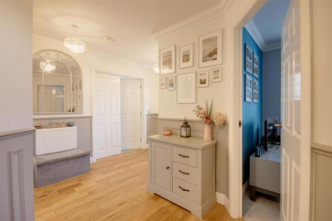 4 bed Detached for sale Image 6