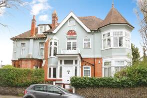 Flat 3, Kingsway, Hempson Avenue, Slough SL3 7RW