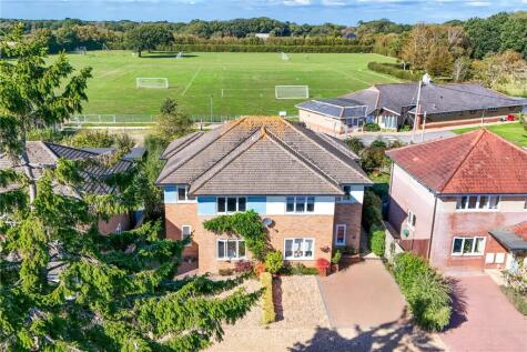 Wellingtonia Gardens, Hordle, Lymington, Hampshire, SO41