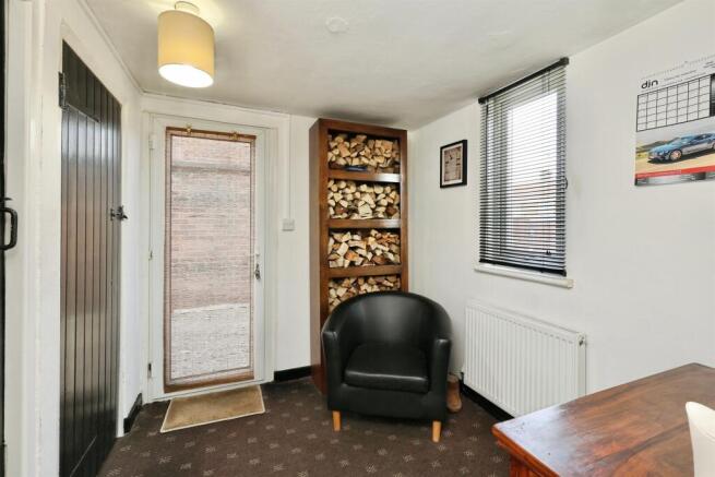 3 bed Semi-Detached for sale Image 8