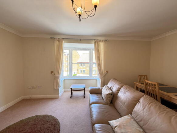 2 bed Apartment for sale Image 4