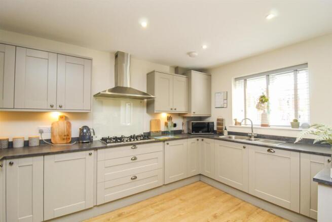 OPEN PLAN KITCHEN/DINER