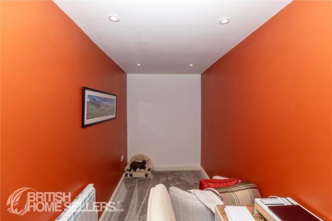 3 bed Town House for sale Image 9