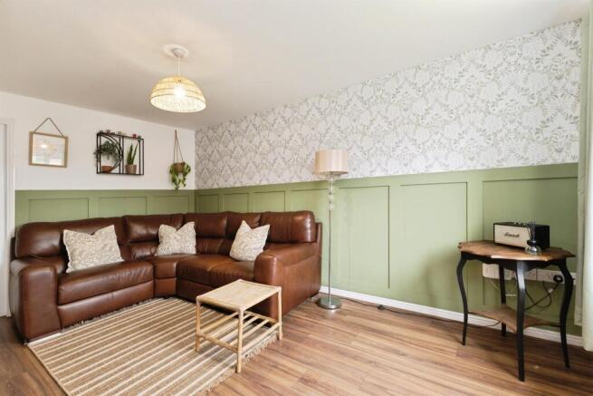 2 bed Semi-Detached for sale Image 6