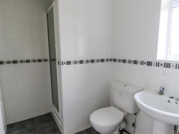 Ensuite.JPG