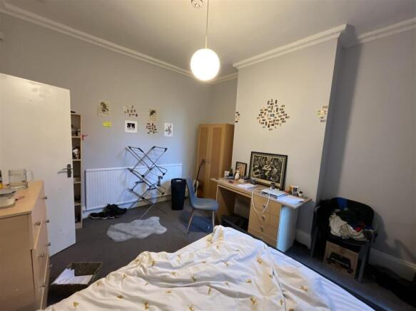 7 bed House Share to rent Image 9
