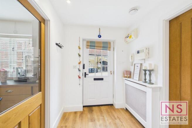3 bed House for sale Image 6