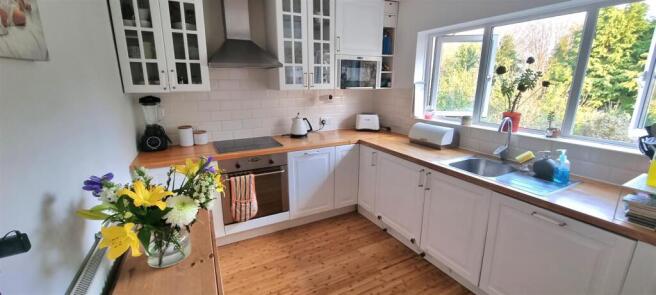 Kitchen 2.jpg