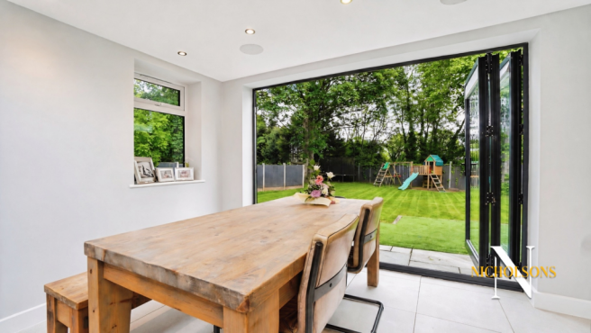 5 bed Detached for sale Image 11