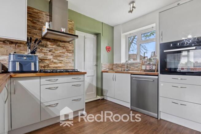 3 bed Semi-Detached for sale Image 7