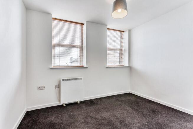 1 bed Apartment to rent Image 4
