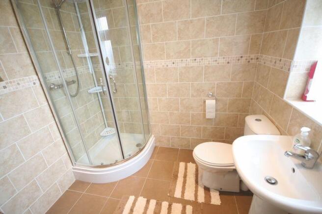 Ensuite Bedroom 2