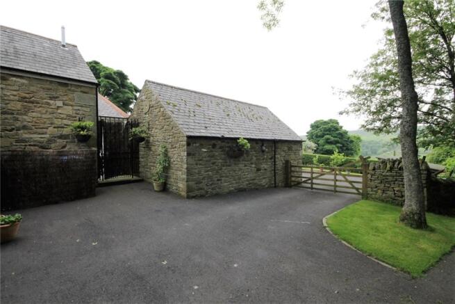 Gate/Side Of Garage