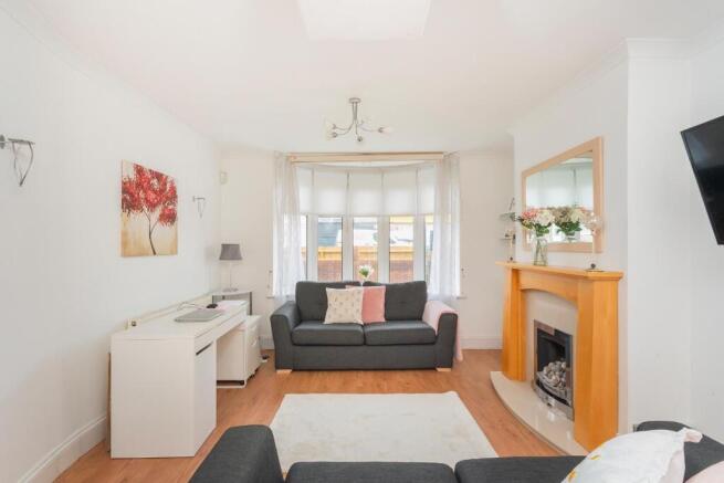 1K8H3LBD - Living Room C.jpg