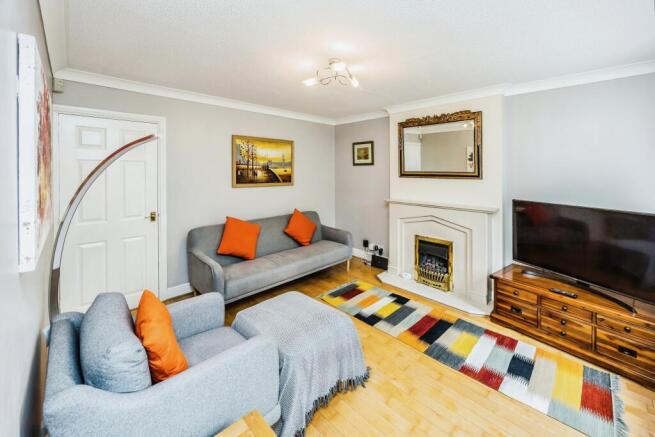 4 bed Detached for sale Image 6