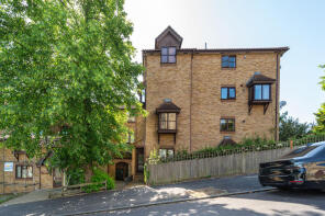 Flat 7, 2 Maria Court, Cypress Road, South Norwood, London SE25 6BJ
