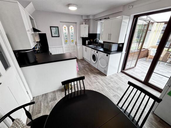 Open Plan Kitchen and Dining Room